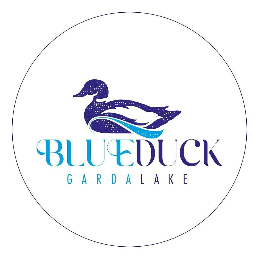 Blue Duck Garda Lake Peschiera del Garda Itálie